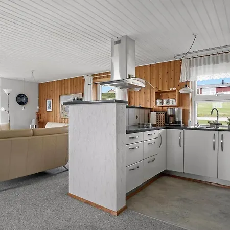 Holiday home Pet Friendly In With Kitchen