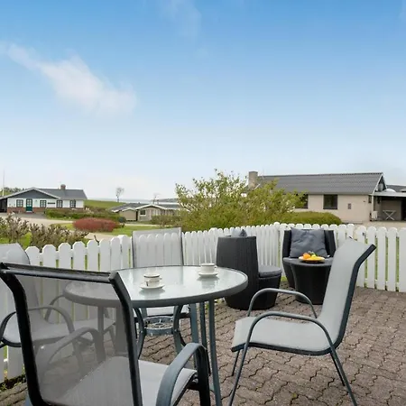 Holiday home Pet Friendly In With Kitchen