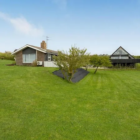 Pet Friendly In With Kitchen Holiday home *