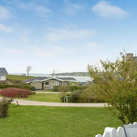 Pet Friendly In With Kitchen Holiday home